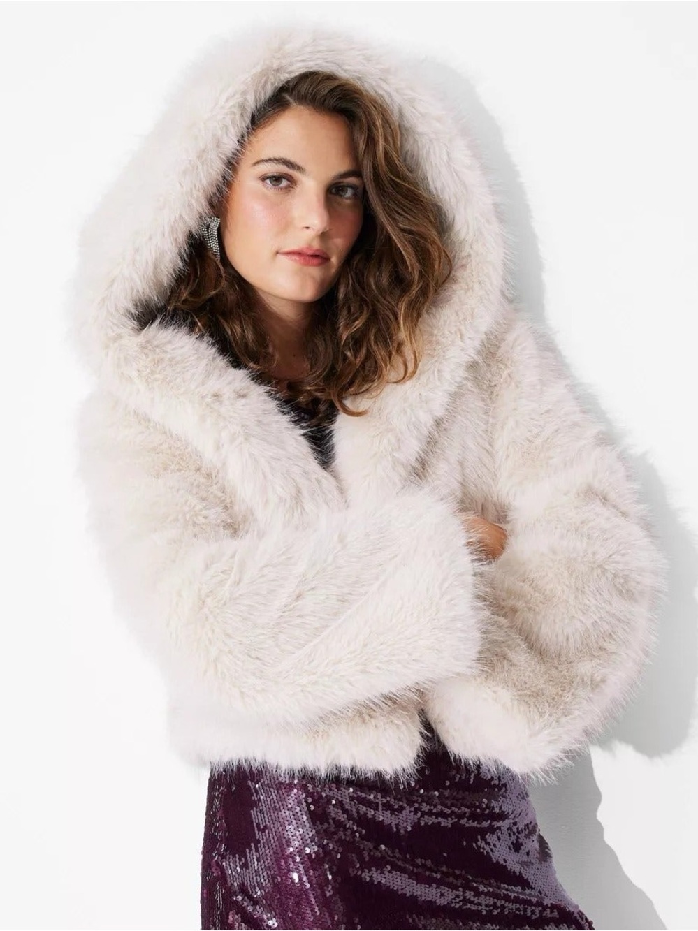 🦋Women's Cropped Hooded Faux Fur Jacket 
Wild Fable CREAM size-Medium